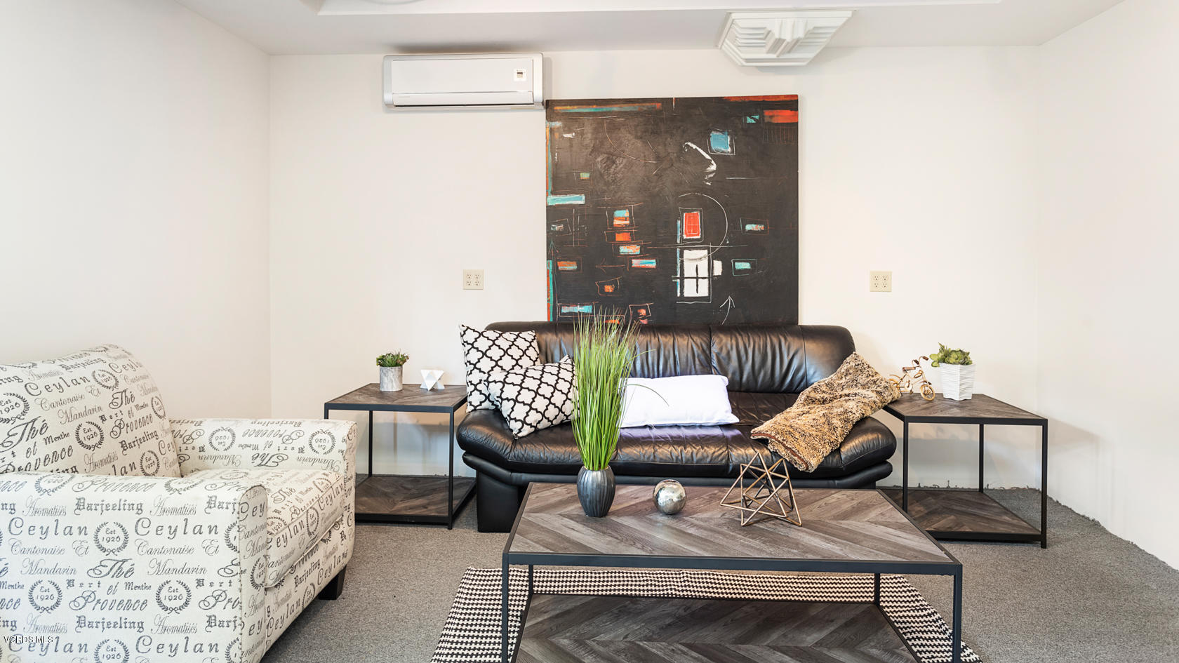 12252 Gorham Avenue Los Angeles, CA 90049 - Photo 31 of 59 a living room with furniture