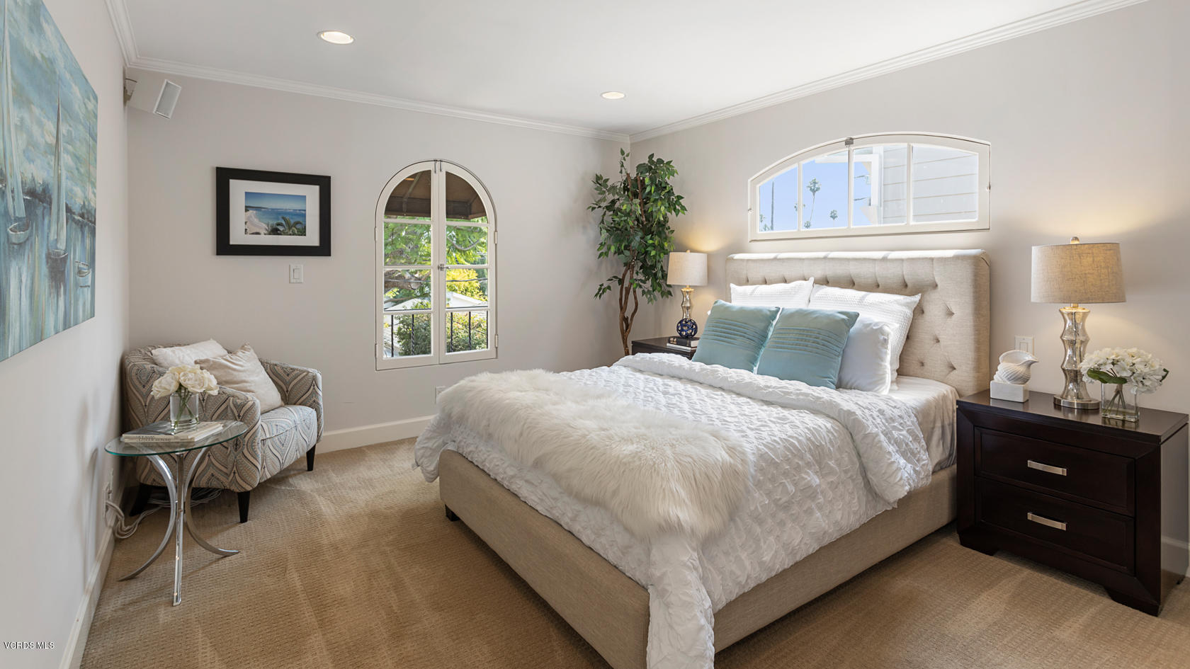 12252 Gorham Avenue Los Angeles, CA 90049 - Photo 39 of 59 a bedroom with a bed and a window