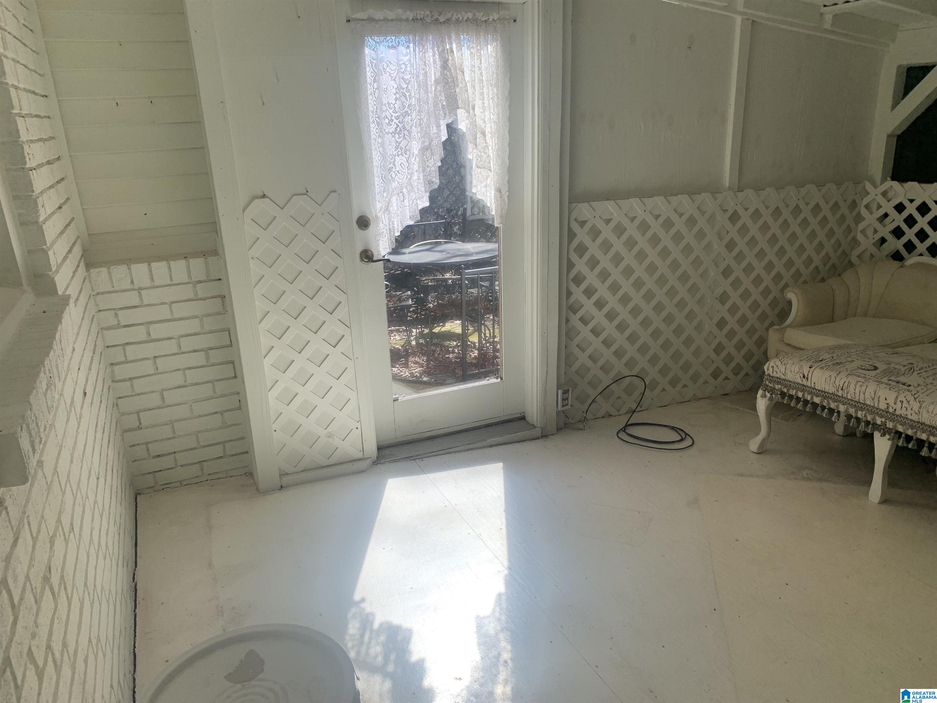 916 Pineview Road Birmingham, AL 35210 - Photo 16 of 17