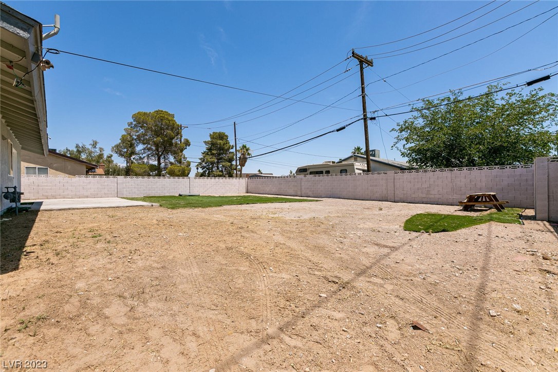 3090 South Lindell Road Las Vegas, NV 89146 - Photo 23 of 24 Gallery Image 23