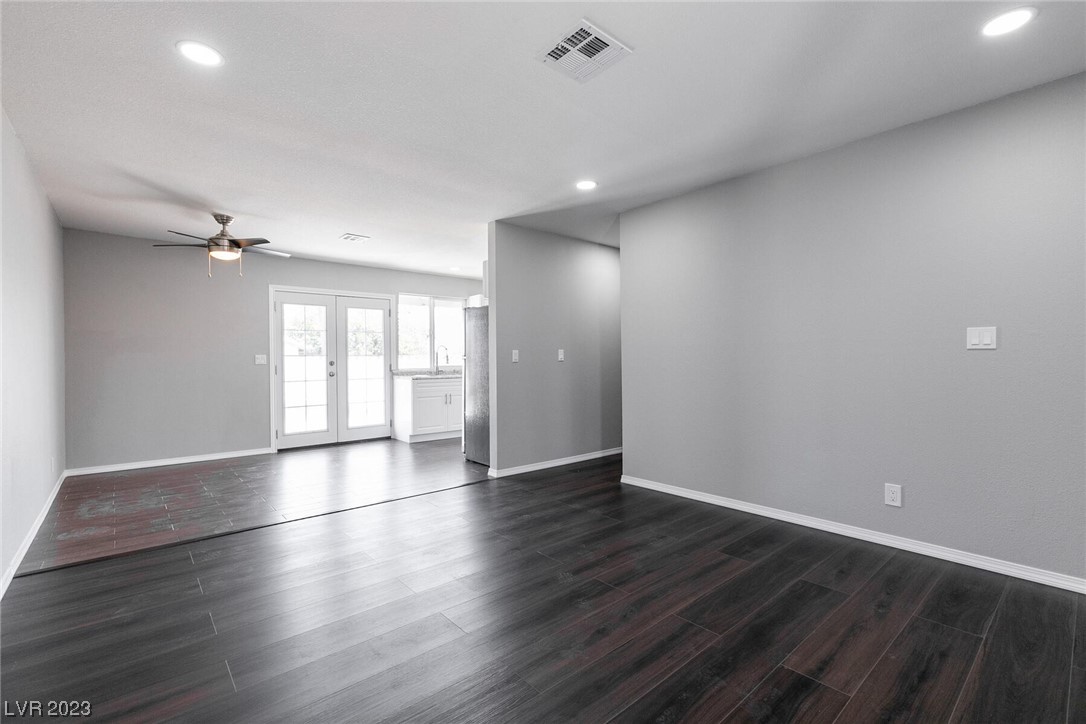 3090 South Lindell Road Las Vegas, NV 89146 - Photo 8 of 24 Gallery Image 8