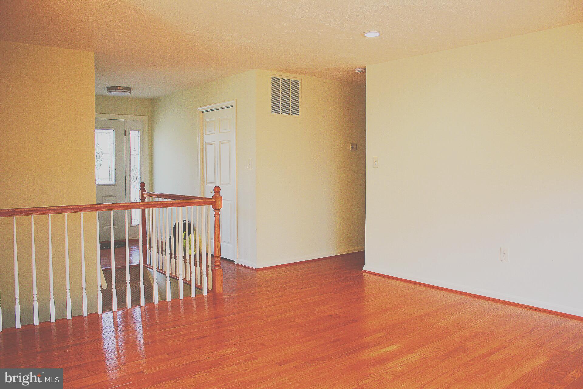 11719 Butlers Branch Road Clinton, MD 20735 - Photo 8 of 25 Living Room