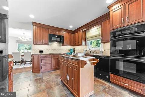 $589,000 | 103 Grove Circle, Chalfont, PA 18914
