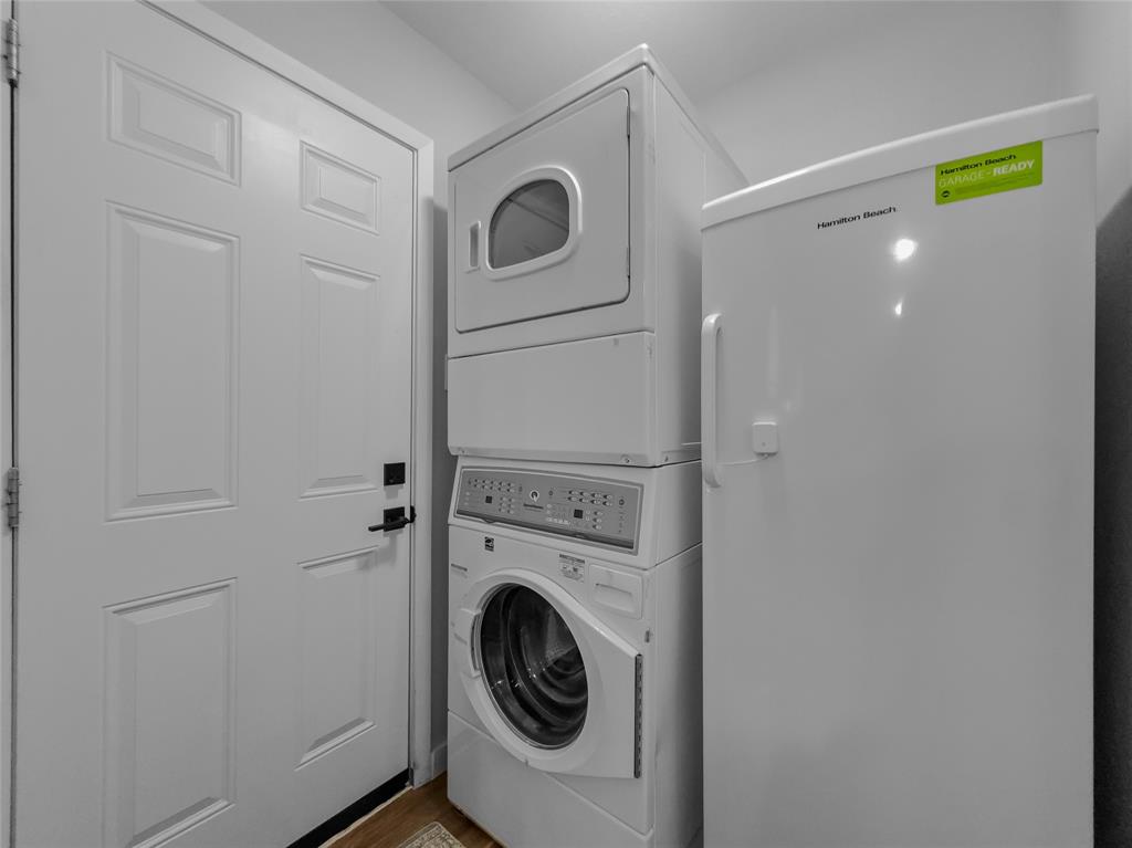 703 Whitener Road Euless, TX 76040 - Photo 9 of 25 Gallery Image 9