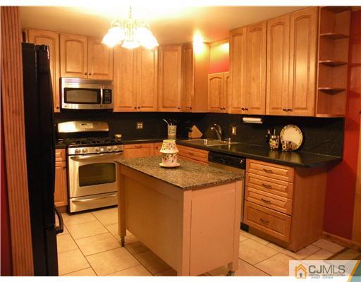 352 Marlboro Road Old Bridge, NJ 08857 - Photo 3 of 11 Gallery Image 3