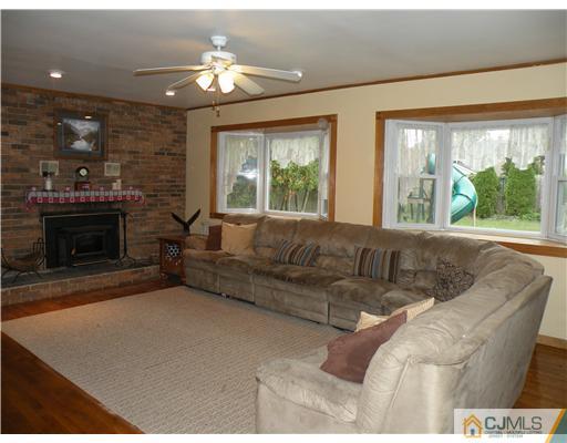 352 Marlboro Road Old Bridge, NJ 08857 - Photo 6 of 11 Gallery Image 6