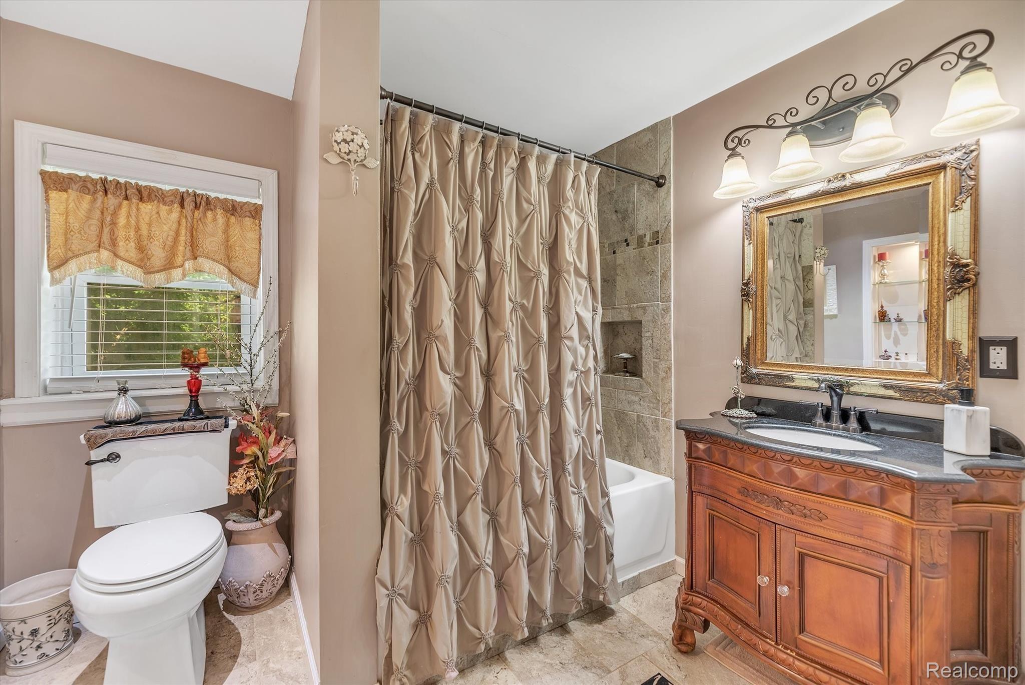 1653 North Beck Road Canton, MI 48187 - Photo 31 of 57 32-1653-N-Beck-Rd-WindowStill-Real-Estate-Photography-32.jpg