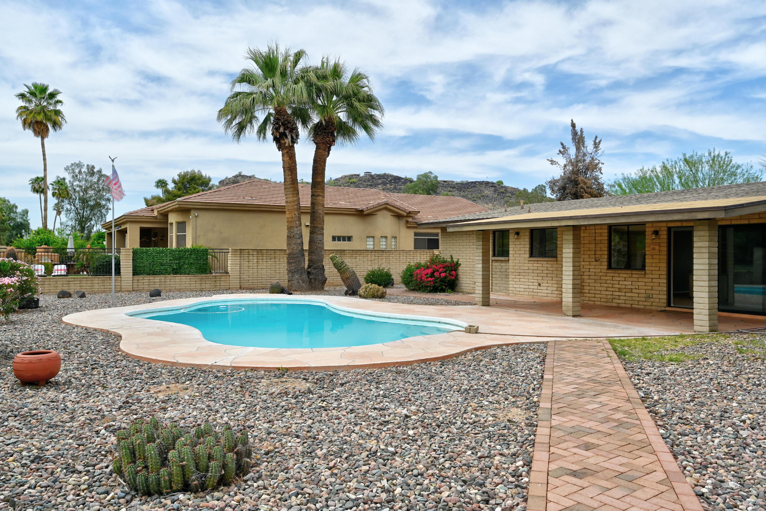 513 West Southern Hills Road Phoenix, AZ 85023 - Photo 27 of 33 Back of home!