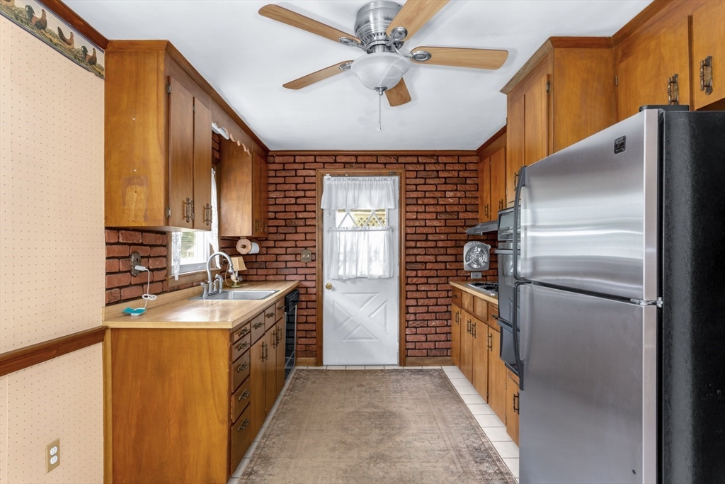 4 Southgate Road Franklin, MA 02038 - Photo 13 of 38 Gallery Image 13