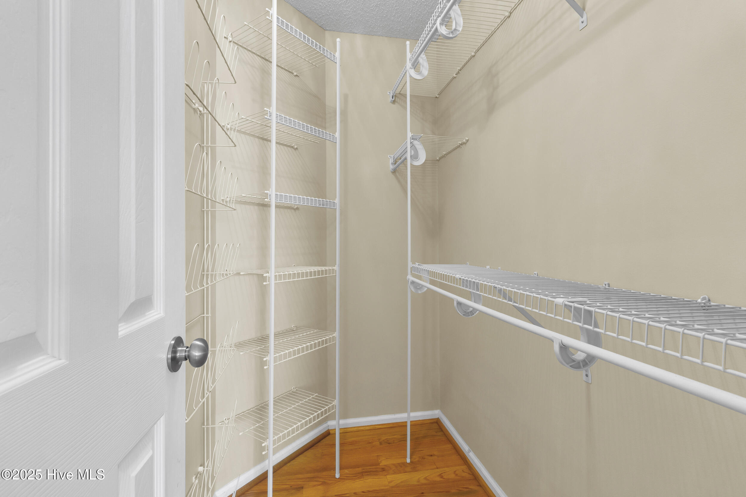 916 Buckingham Road New Bern, NC 28562 - Photo 21 of 35 Master closet