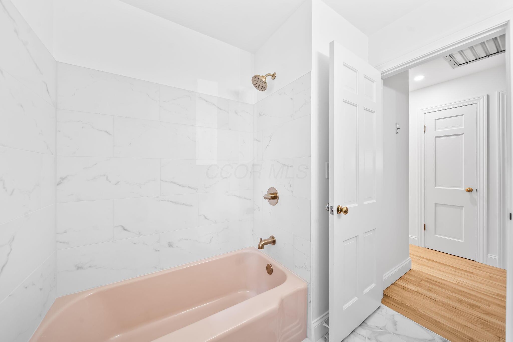 188 Croswell Road Columbus, OH 43214 - Photo 33 of 50 Hall Bath #2