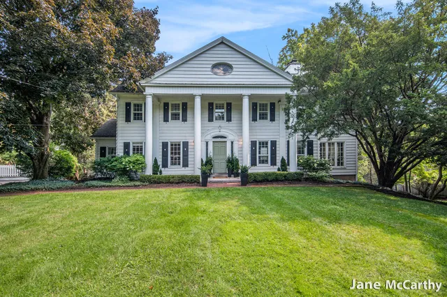 $1,899,000 | 270 Lakeside Drive Southeast, East Grand Rapids, MI 49506