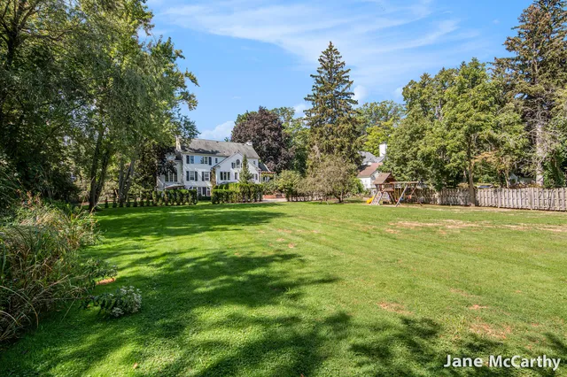 $1,899,000 | 270 Lakeside Drive Southeast, East Grand Rapids, MI 49506