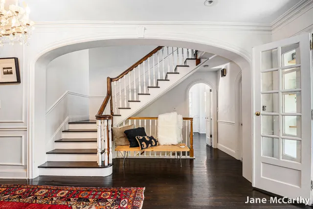 $1,899,000 | 270 Lakeside Drive Southeast, East Grand Rapids, MI 49506