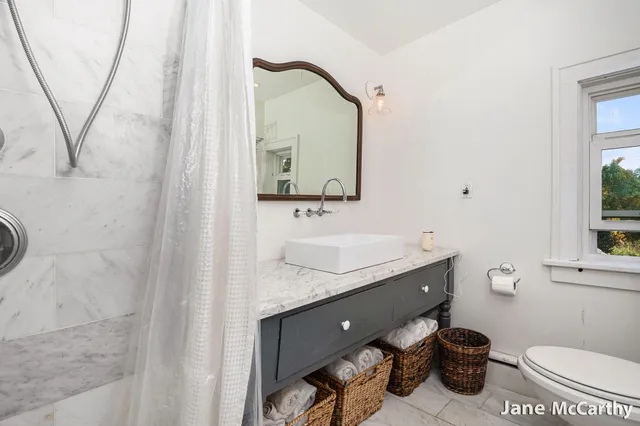 $1,899,000 | 270 Lakeside Drive Southeast, East Grand Rapids, MI 49506