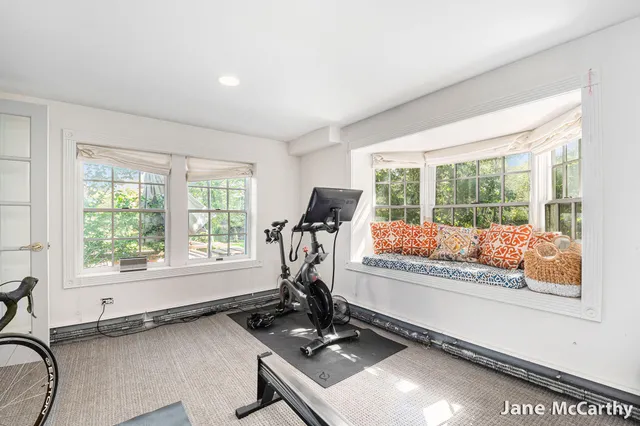 $1,899,000 | 270 Lakeside Drive Southeast, East Grand Rapids, MI 49506