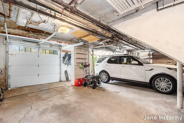 $1,899,000 | 270 Lakeside Drive Southeast, East Grand Rapids, MI 49506