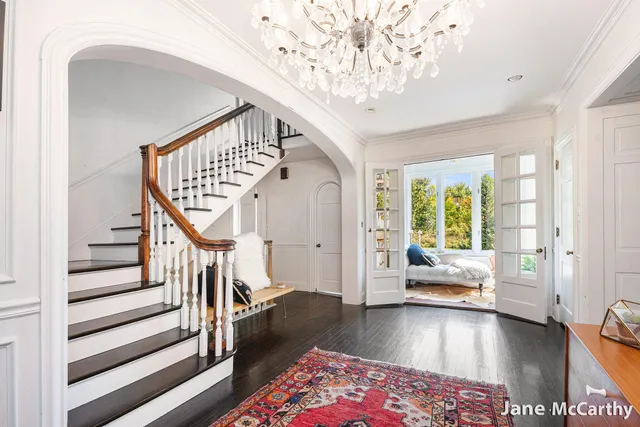 $1,899,000 | 270 Lakeside Drive Southeast, East Grand Rapids, MI 49506