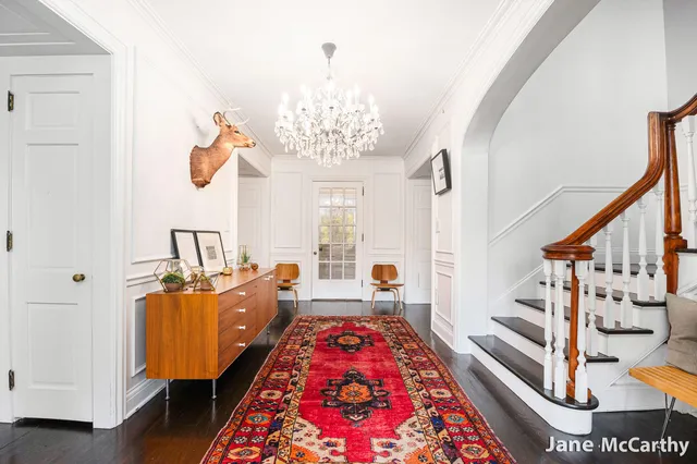 $1,899,000 | 270 Lakeside Drive Southeast, East Grand Rapids, MI 49506