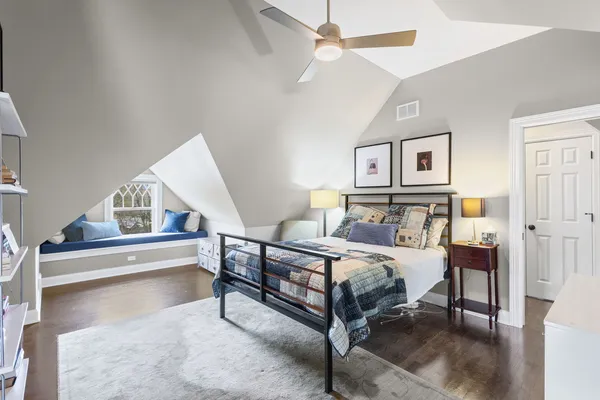 $1,645,000 | 4916 South Blackstone Avenue, Chicago, IL 60615