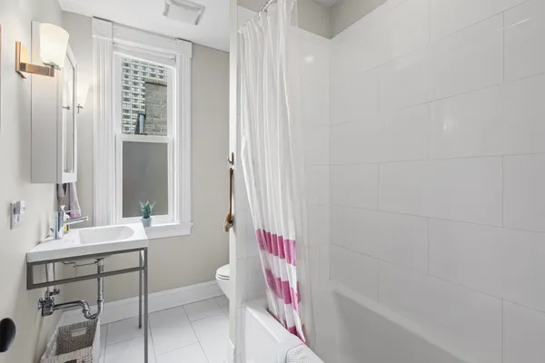 $1,645,000 | 4916 South Blackstone Avenue, Chicago, IL 60615