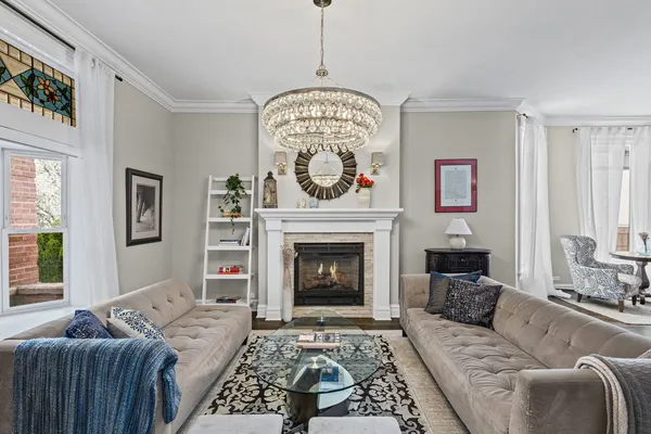 $1,645,000 | 4916 South Blackstone Avenue, Chicago, IL 60615