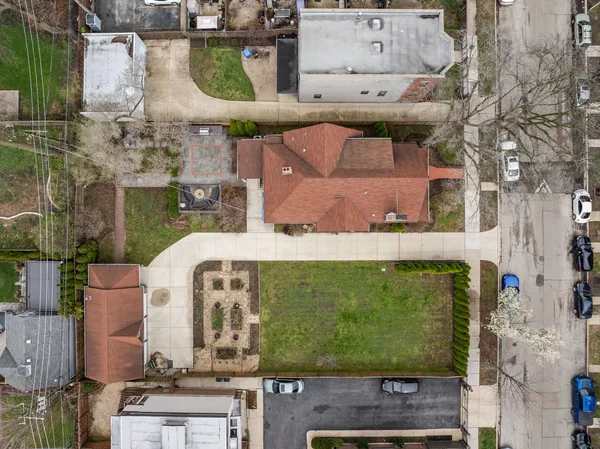 $1,645,000 | 4916 South Blackstone Avenue, Chicago, IL 60615