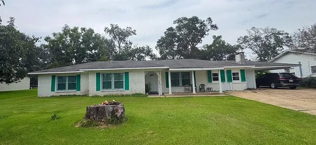 $199,000 | 490 West Bon Temps Street, Marksville, LA 71351