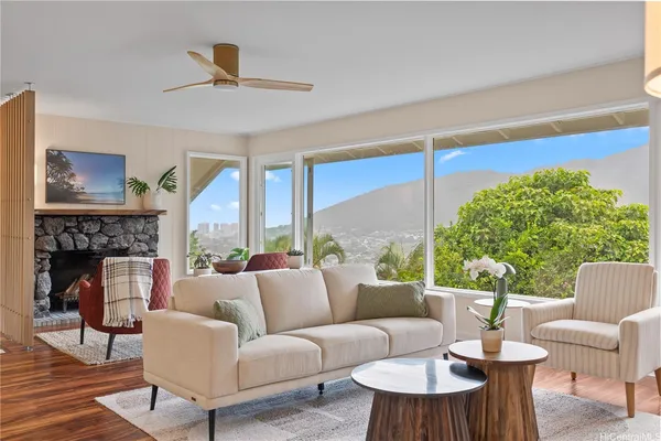 $1,975,000 | 3181 Beaumont Woods Place, Honolulu, HI 96822