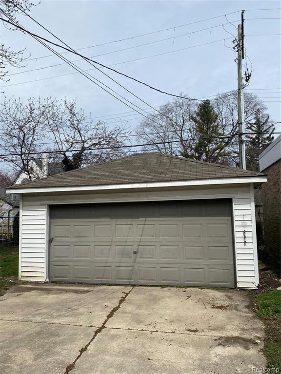 7315 Weingartz Street Center Line, MI 48015 - Photo 3 of 23