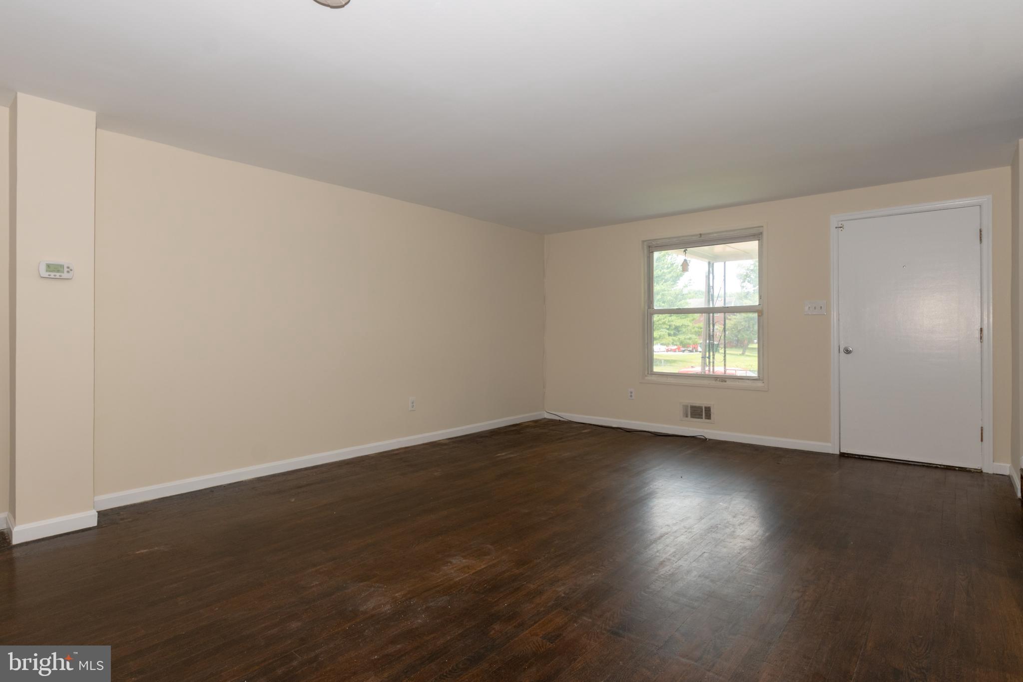 1002 Middleborough Road Baltimore, MD 21221 - Photo 7 of 32