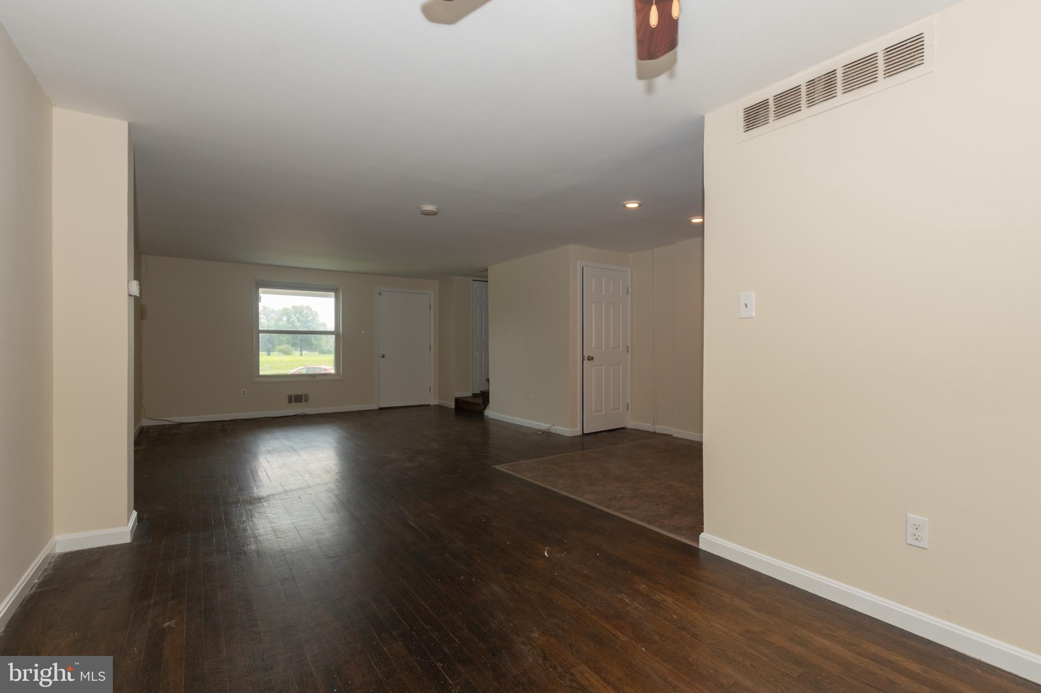 1002 Middleborough Road Baltimore, MD 21221 - Photo 8 of 32