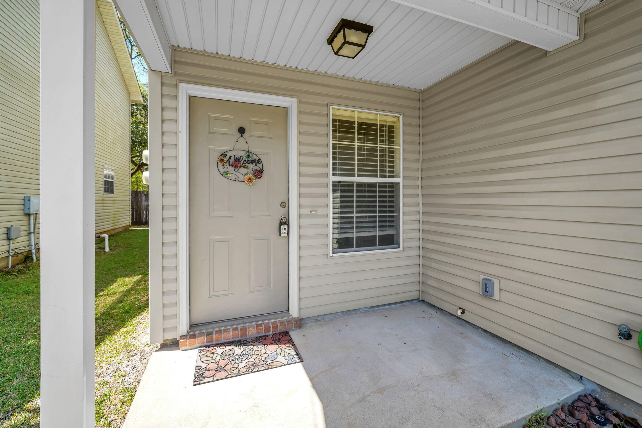 1036 Blue Ridge Drive Fort Walton Beach, FL 32547 - Photo 4 of 31 a view of an entryway