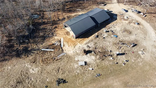 $425,000 | 27710 Woodhaven Road, Edwards, MO 65326