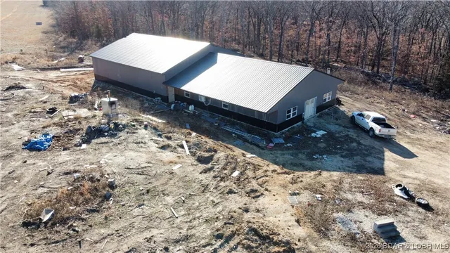 $425,000 | 27710 Woodhaven Road, Edwards, MO 65326