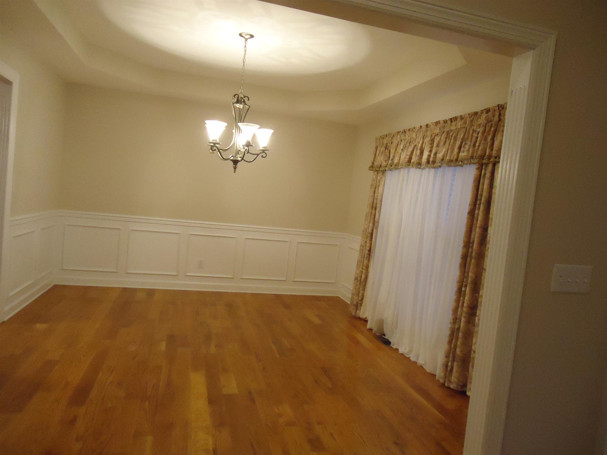 907 Sam Johnson Road Columbia, TN 38401 - Photo 4 of 18 Spacious Dining Room Great for Family Gatherings!