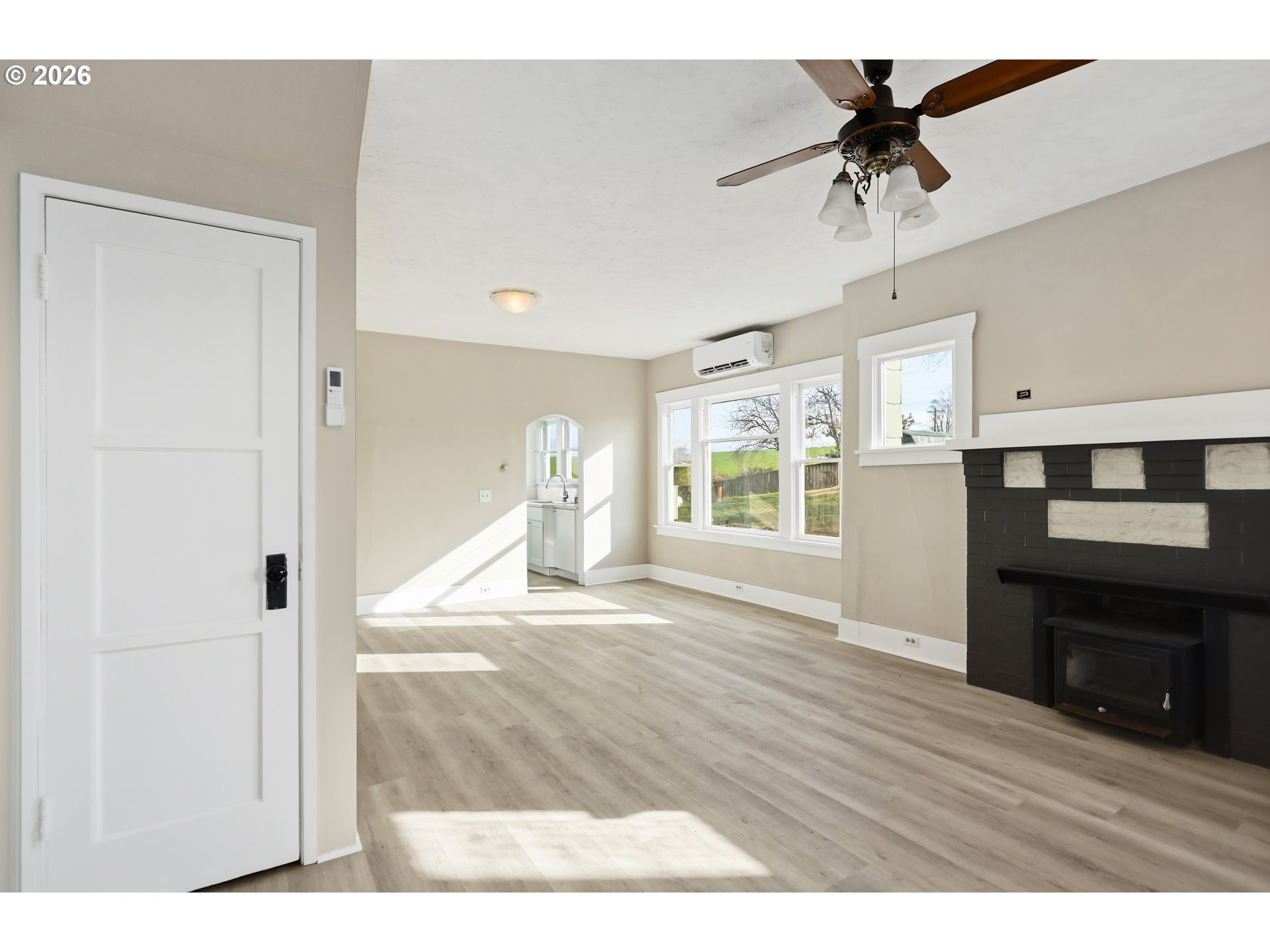 923 Fulton Street Wasco, OR 97065 - Photo 11 of 45 Living Room