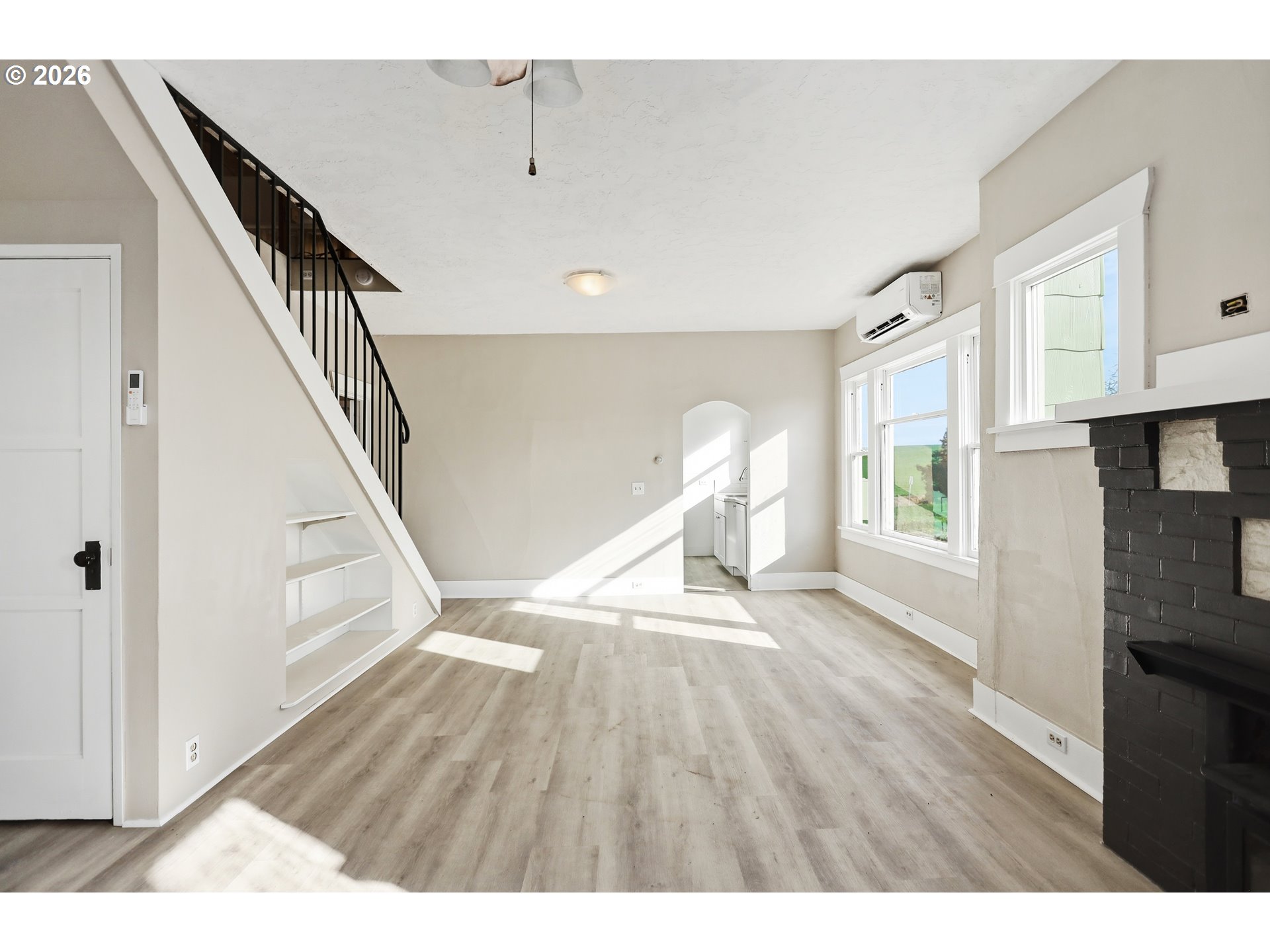 923 Fulton Street Wasco, OR 97065 - Photo 12 of 45 Living Room
