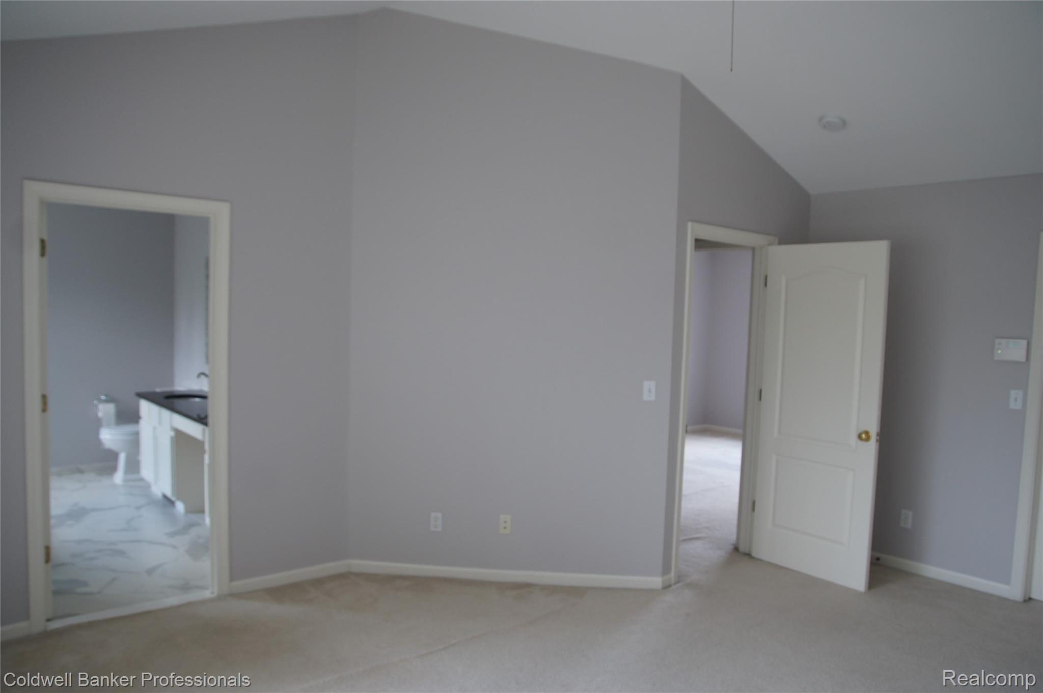 46 Waltonshire Court Rochester, MI 48309 - Photo 19 of 42 DSC01740.JPG