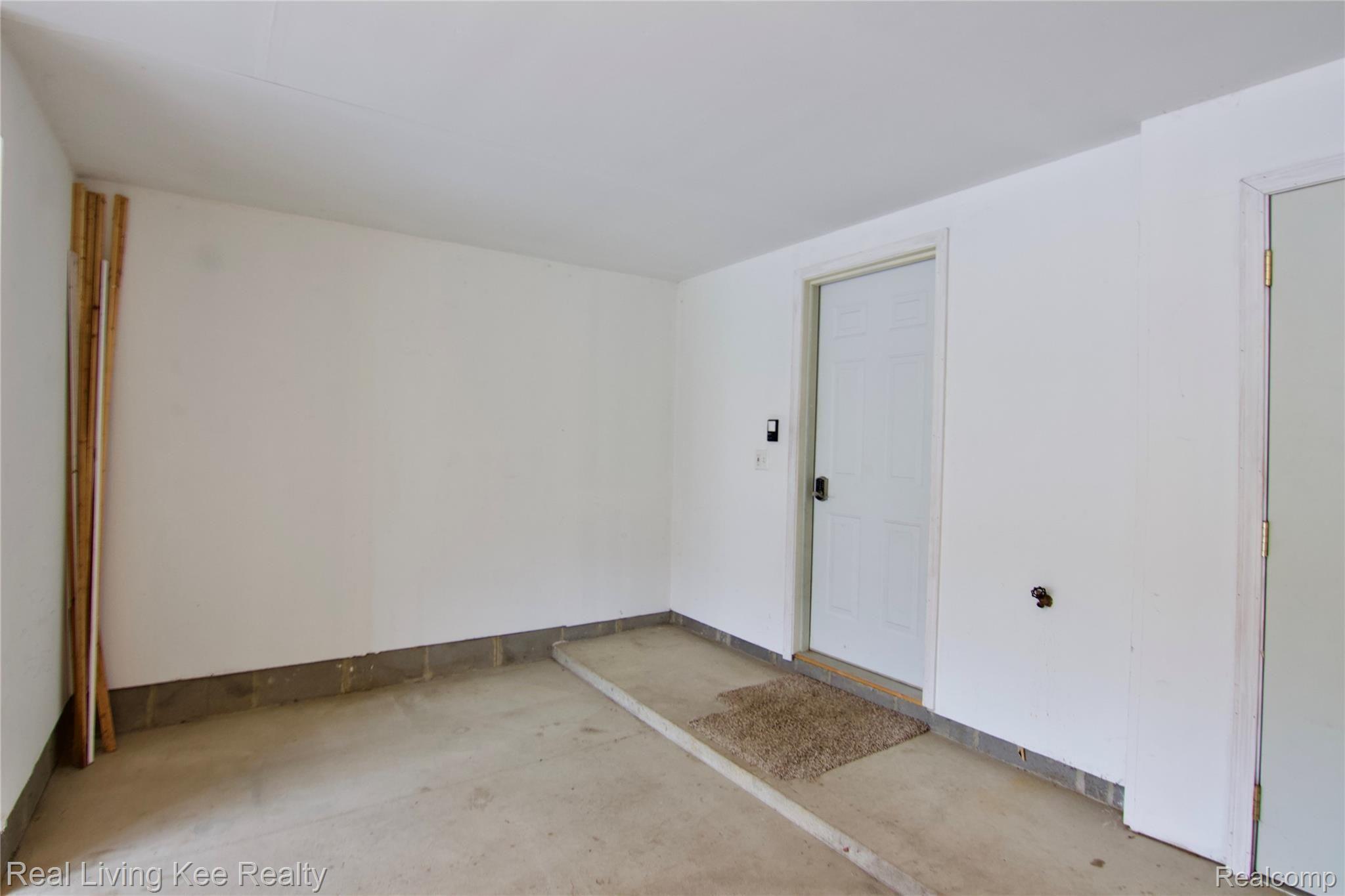 3402 Tremonte Circle, Unit 195 Rochester, MI 48306 - Photo 25 of 29 fullsizeoutput_cd2.jpeg