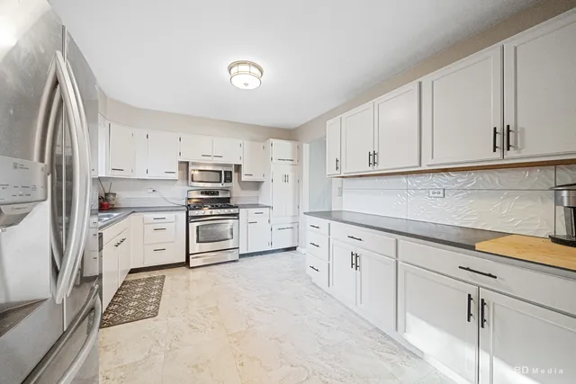 $449,900 | 571 Hitchcock Avenue, Lisle, IL 60532