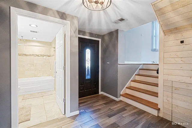 $449,900 | 571 Hitchcock Avenue, Lisle, IL 60532