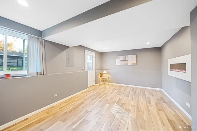 $449,900 | 571 Hitchcock Avenue, Lisle, IL 60532