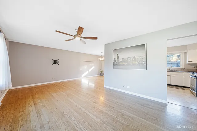 $449,900 | 571 Hitchcock Avenue, Lisle, IL 60532