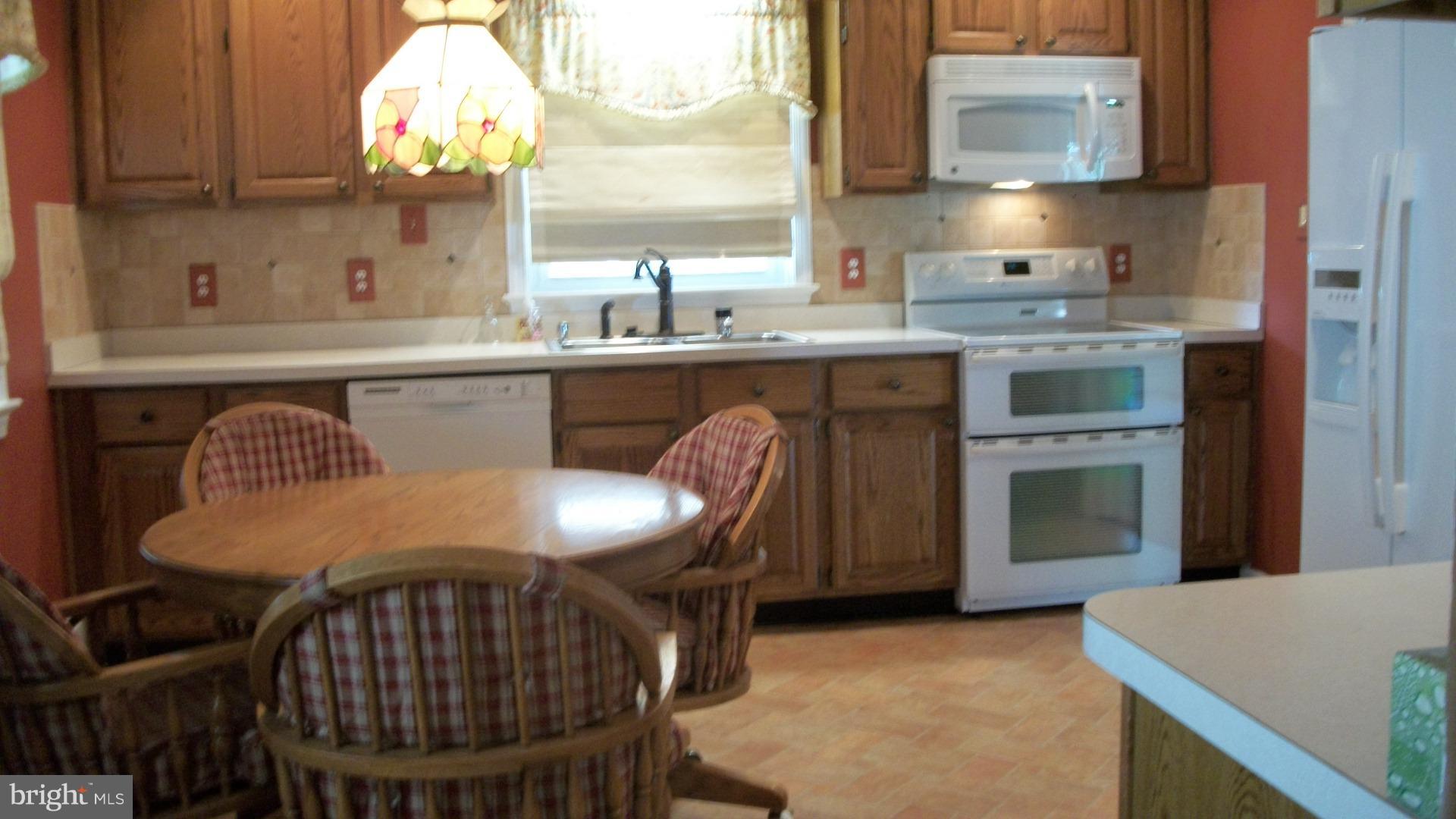 1404 Devils Reach Road Woodbridge, VA 22192 - Photo 13 of 55 Fantastic Kitchen