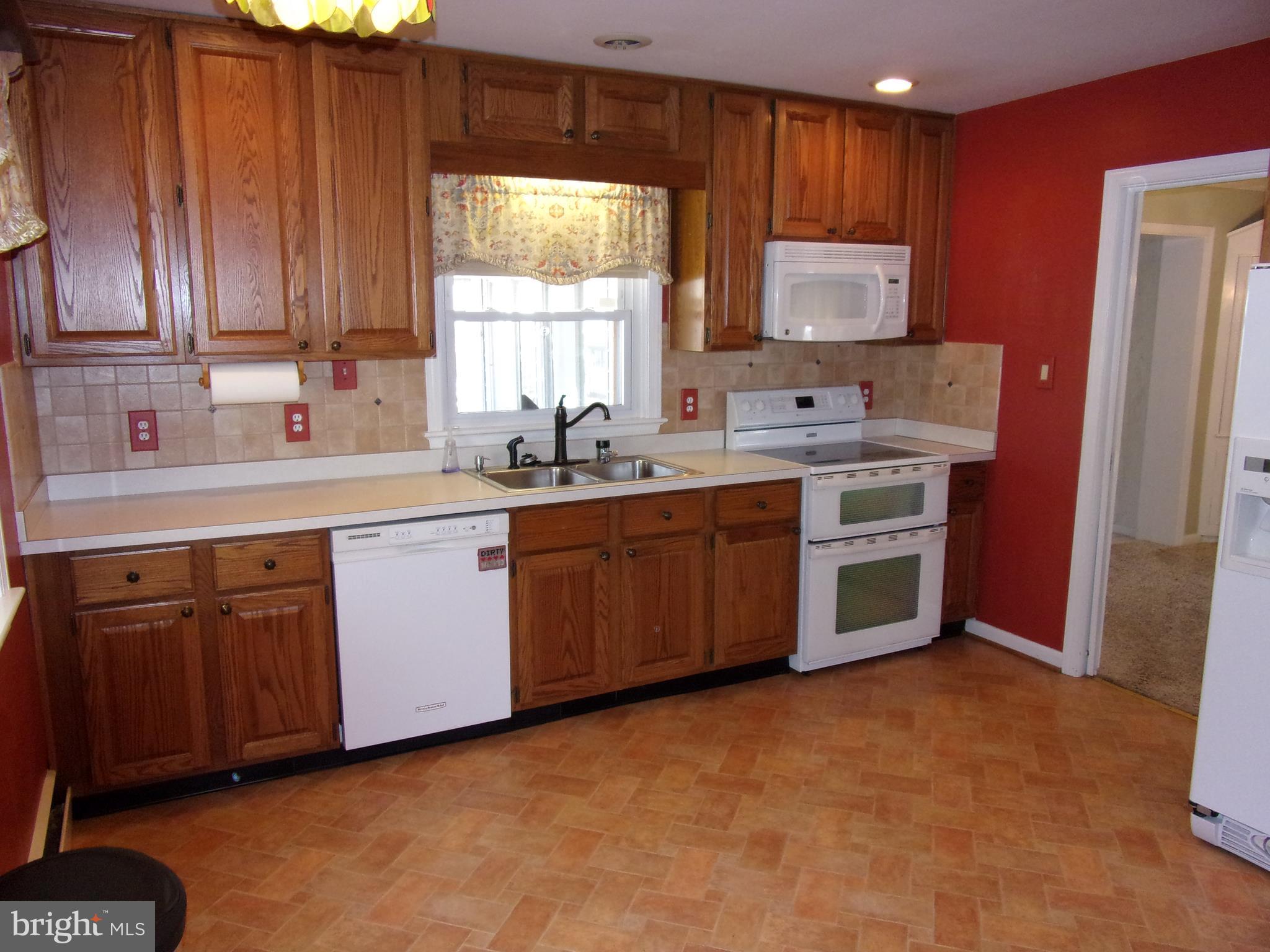 1404 Devils Reach Road Woodbridge, VA 22192 - Photo 19 of 55 Fantastic Kitchen