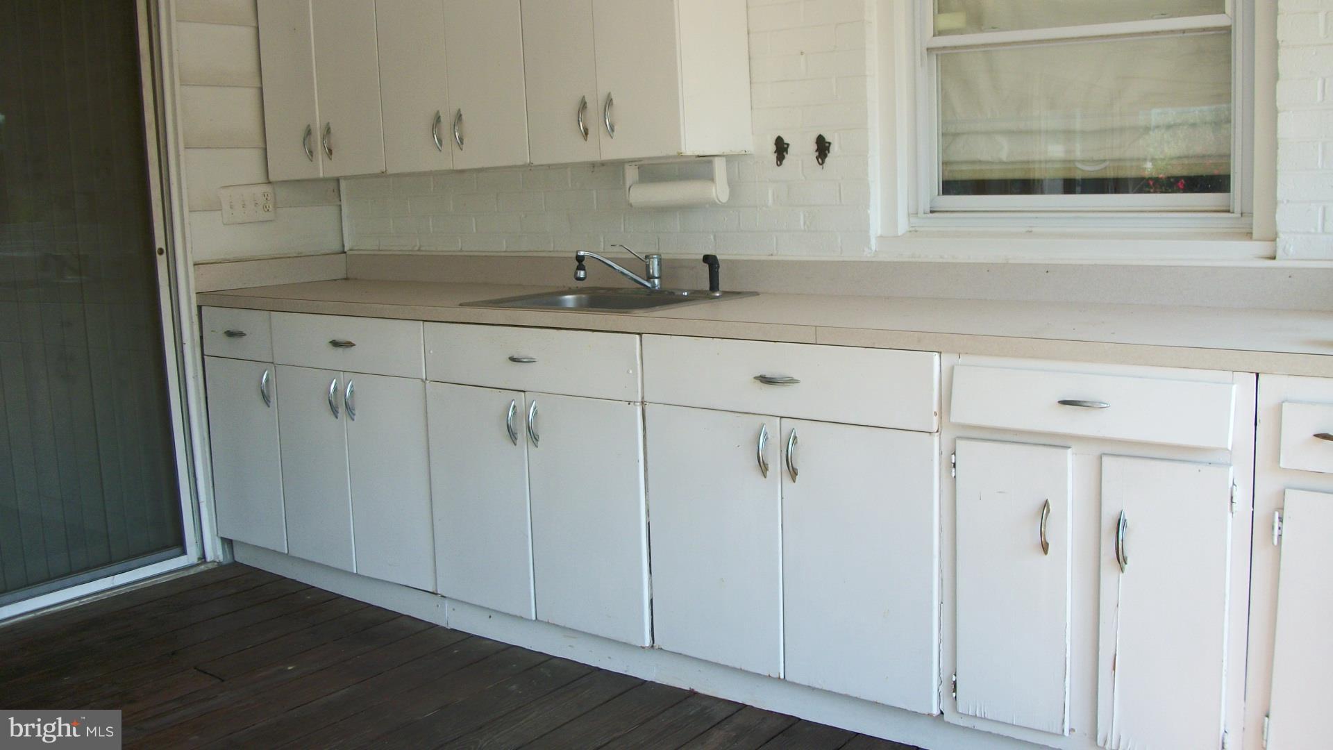 1404 Devils Reach Road Woodbridge, VA 22192 - Photo 33 of 55 Side Deck work station