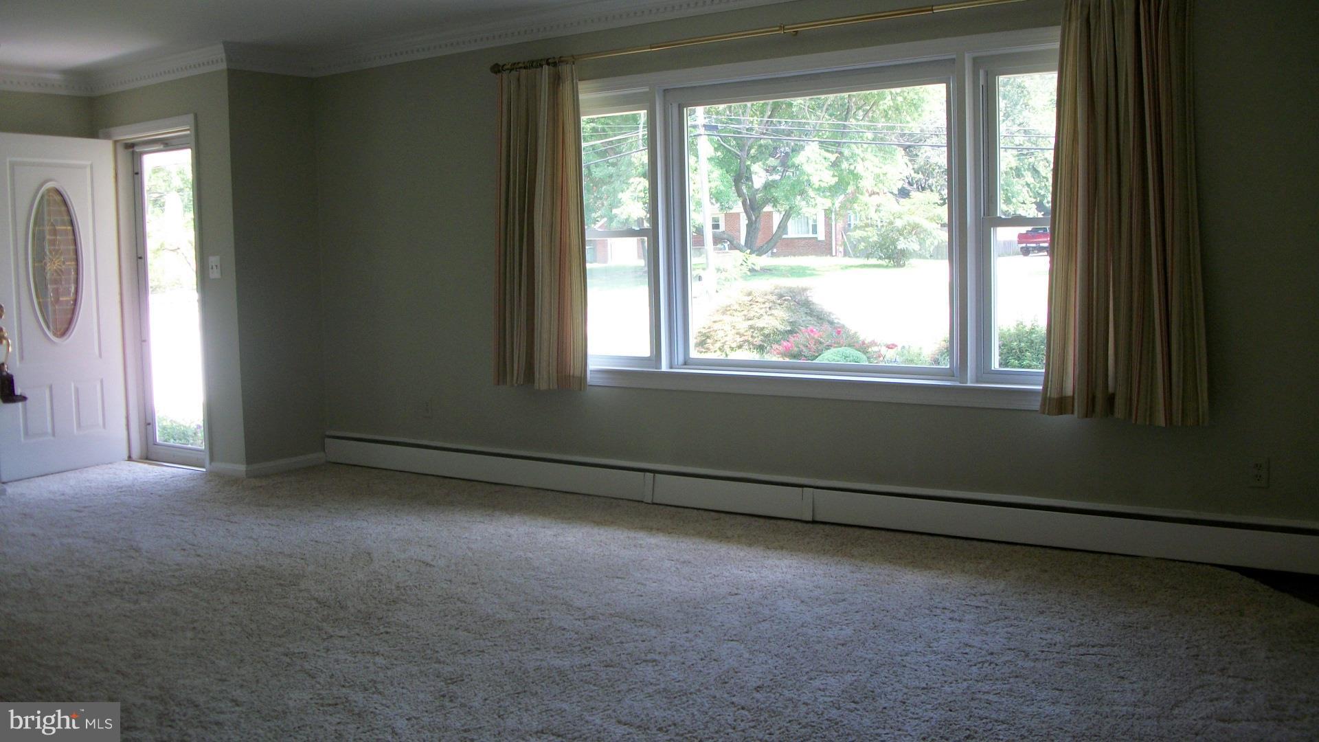 1404 Devils Reach Road Woodbridge, VA 22192 - Photo 40 of 55 Living Room