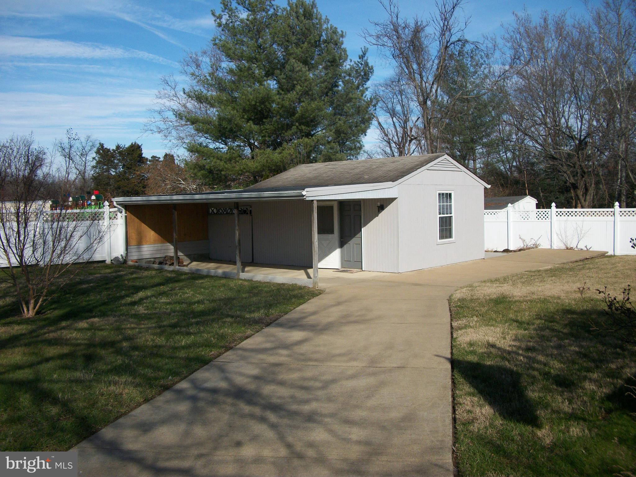 1404 Devils Reach Road Woodbridge, VA 22192 - Photo 6 of 55 Shed / Work Shop in Back Yard