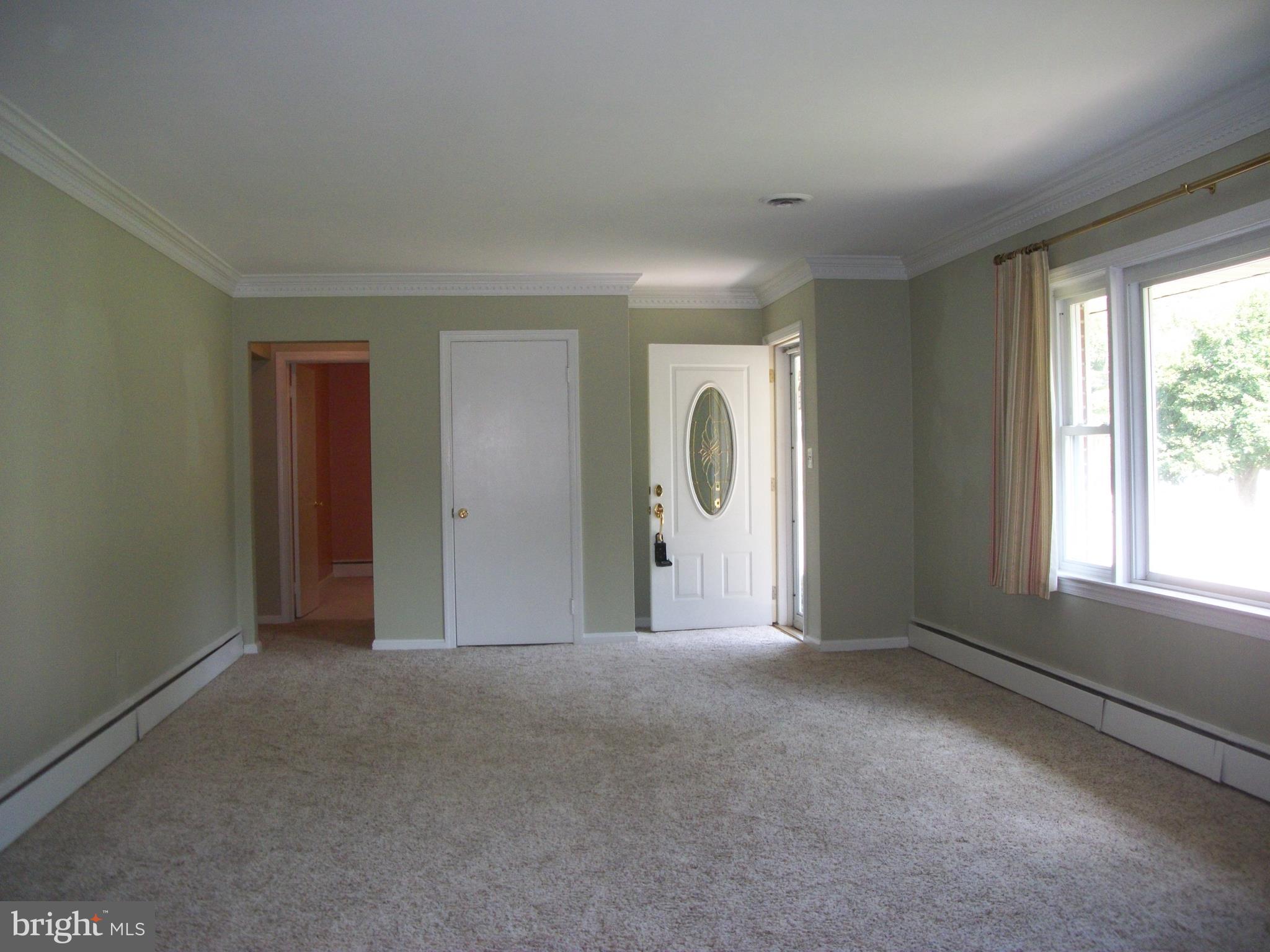 1404 Devils Reach Road Woodbridge, VA 22192 - Photo 9 of 55 Living Room